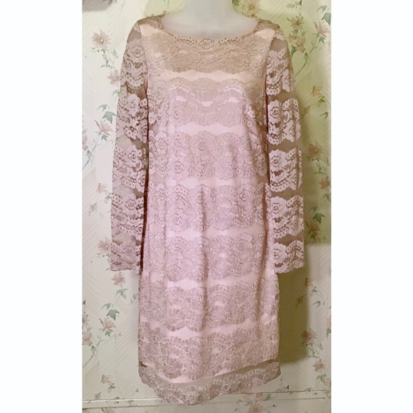 Jessica Howard Dresses & Skirts - Jessica Howard Lace Sheath Dress